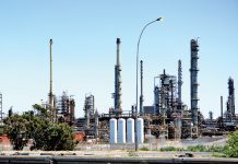 Angola's oil sector lures investors