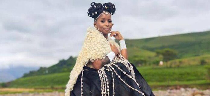 Lwah Ndlunkulu lashes cyberbullies