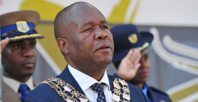 EFF commends Hawks' raid on Mpe's office