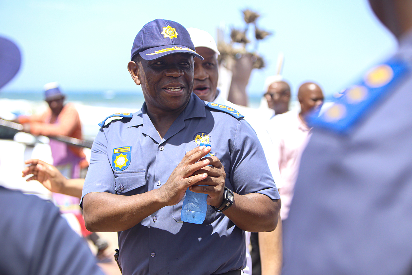 Mkhwanazi donation to help kids of deceased cops