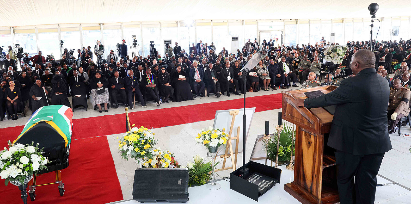 Ramaphosa pays tribute to humble Mabuza