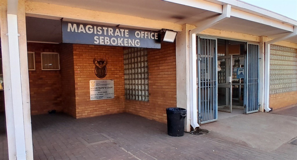 Security officers' bail hearing postponed