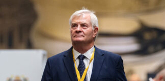 Minister Pieter Groenewald vows clampdown on smuggling in prisons