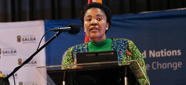 Indignant Free State mayor ignores suspension, pitches up for work