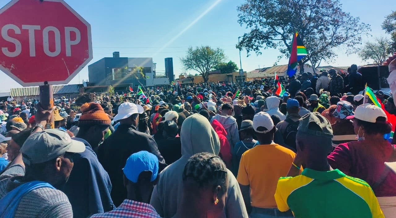 Goverment promises quarterly migration updates after nationwide marches