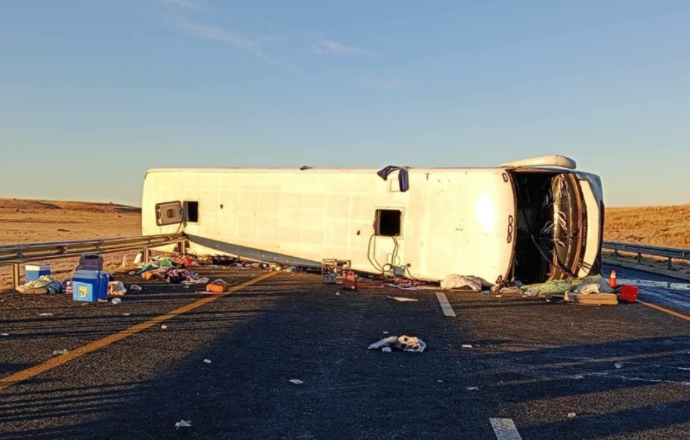 Ten people die as bus travelling from Cape Town to Zim overturns