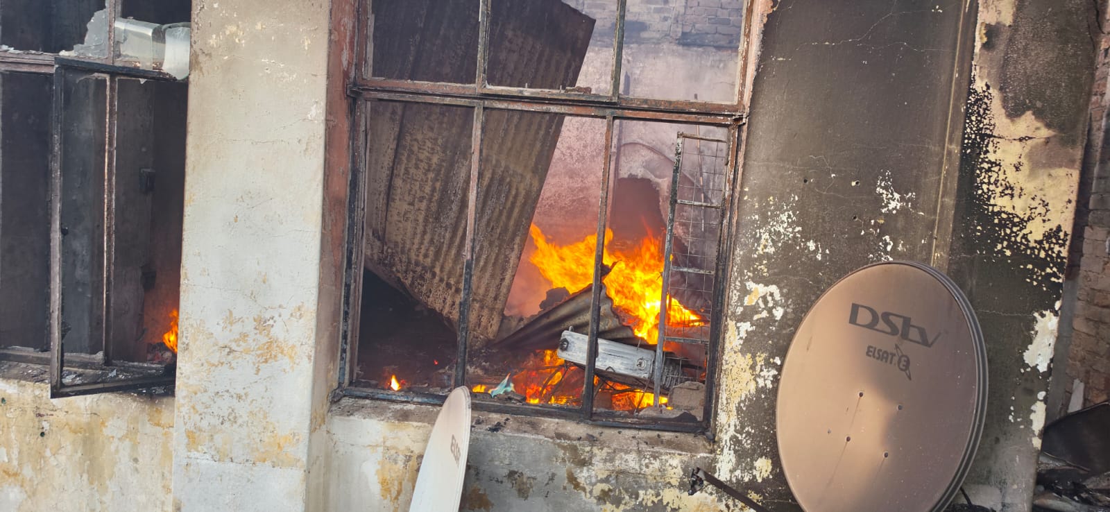 Fire breaks out in Joburg CBD building; EMS investigates cause