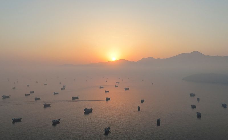 Oil rises nearly 2% as Iran tempers hopes of Hormuz reopening
