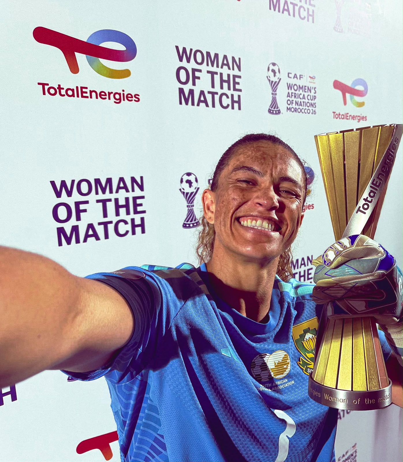 Kaylin Swart posing with her trophy.