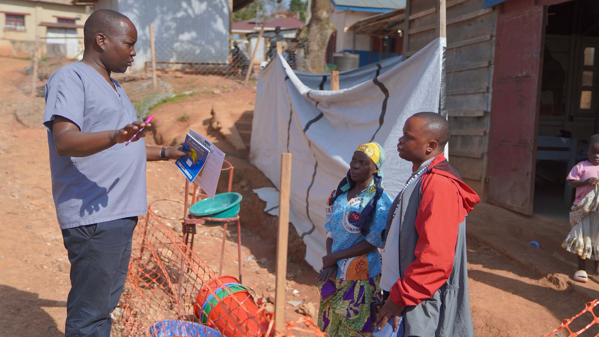 Ebola outbreak in DRC worsens, long transmission warned