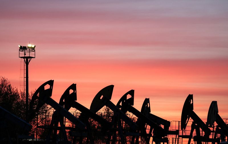 Oil rises as Donald Trump threatens sanctions on Iran partners