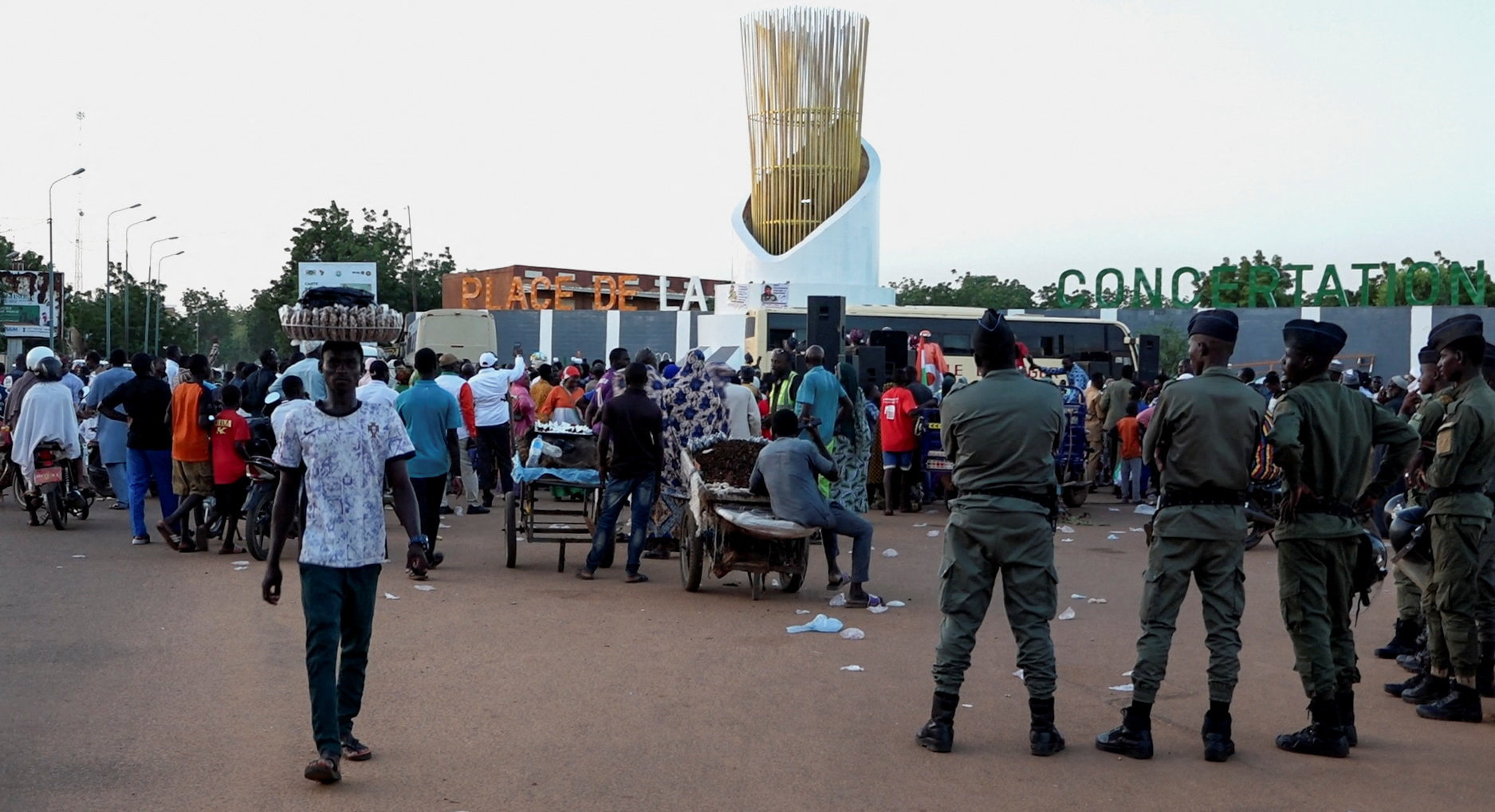 Niger says it has regained control of airbase after soldiers mutiny