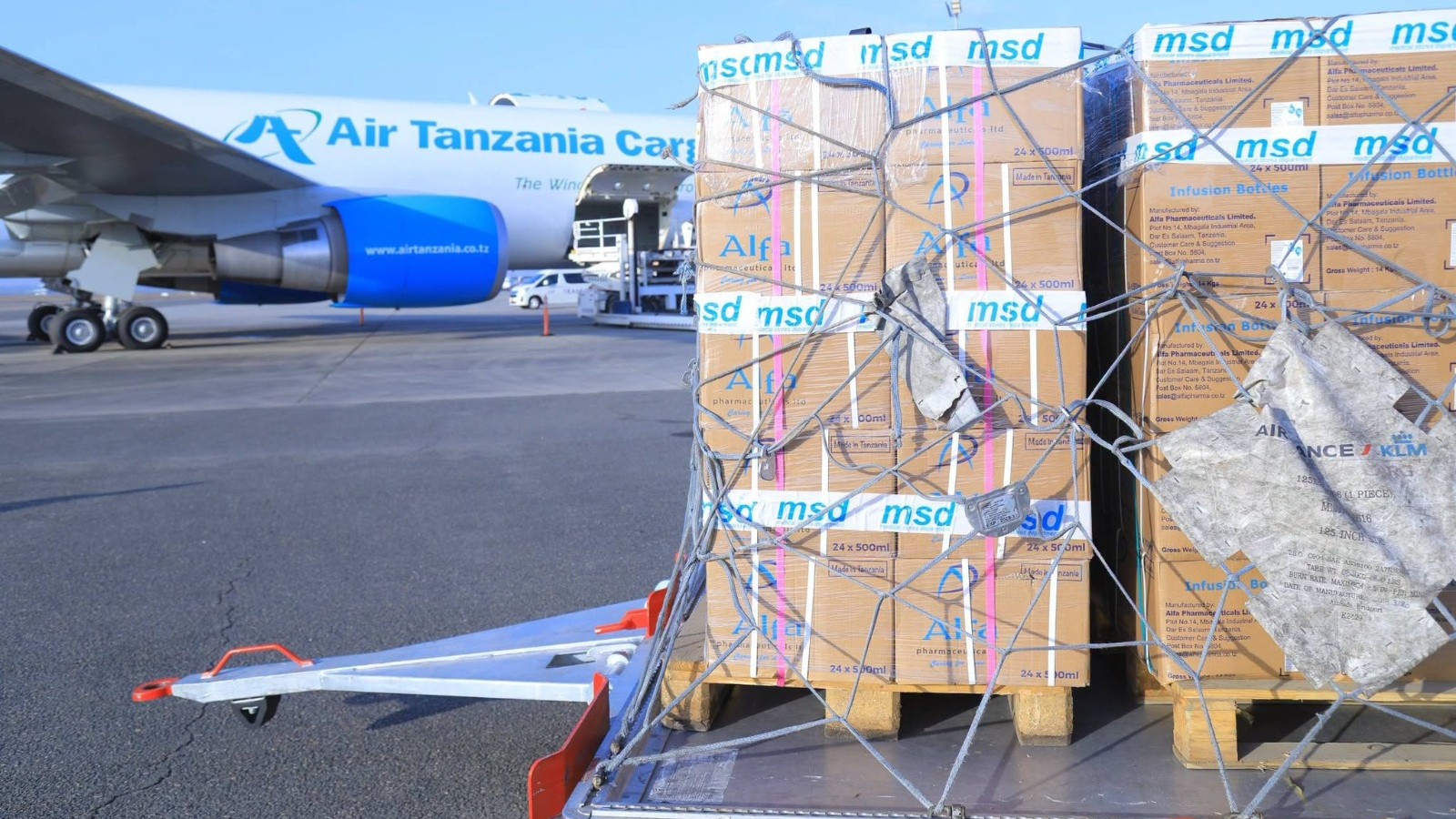 Tanzania delivers 52 tons of medical aid to DRC for Ebola fight